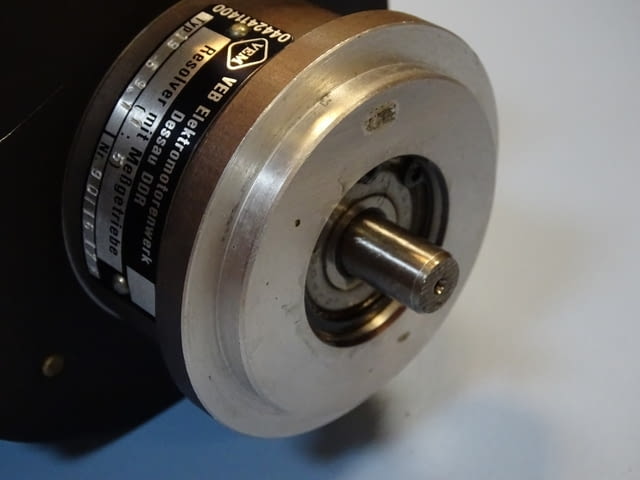 Резолвер VEB Elektromotorenwerk typ 1969.1 resolver with measuring transmission 1:5 - снимка 4