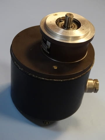 Резолвер VEB Elektromotorenwerk typ 1969.1 resolver with measuring transmission 1:5 - снимка 8