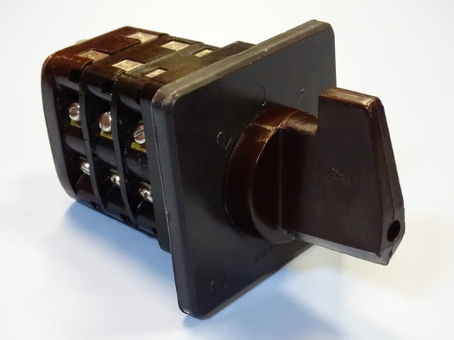 Пакетен превключвател ПГП-10-20 10А 380V 3-секционен, град Пловдив | Промишлено Оборудване - снимка 1