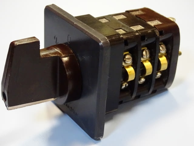 Пакетен превключвател ПГП-10-20 10А 380V 3-секционен, град Пловдив | Промишлено Оборудване - снимка 2