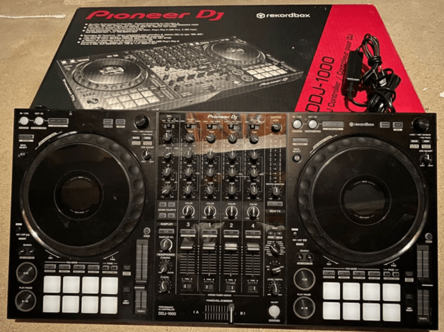 Pioneer DJ XDJ-RX3, Pioneer DDJ-REV7 DJ Kontroler, Pioneer XDJ XZ , Pioneer DDJ 1000, Pioneer DDJ 10 - снимка 10