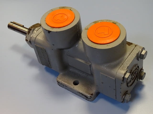 Винтова хидравлична помпа Termomeccanica T38/3, град Пловдив | Промишлено Оборудване - снимка 10