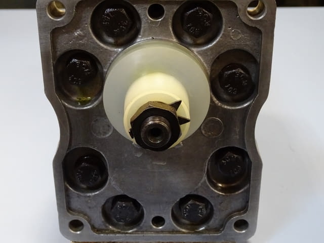 Хидравлична сдвоена помпа С95Х/С95Х 175 bar, град Пловдив | Промишлено Оборудване - снимка 2