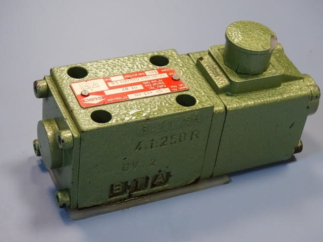 Хидравличен разпределител HERION S6VH10G020 001 10, city of Plovdiv | Industrial Equipment - снимка 1