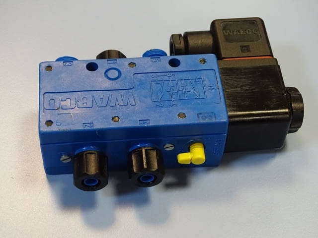 Пневматичен разпределител WABCO 572 740...0 24V DC, град Пловдив | Промишлено Оборудване - снимка 1