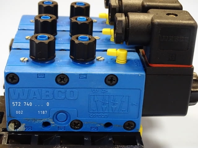 Пневматичен разпределител WABCO 572 740...0 24V DC, град Пловдив | Промишлено Оборудване - снимка 3