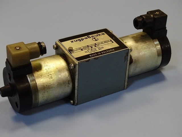 Електромагнитен хидравличен разпределител PX10081-024/00, град Пловдив | Промишлено Оборудване - снимка 1