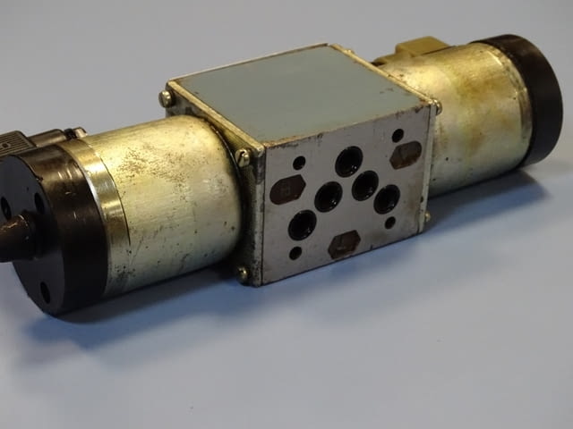 Електромагнитен хидравличен разпределител PX10081-024/00, град Пловдив | Промишлено Оборудване - снимка 6