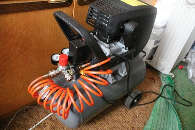 Компресор малък Matrix AC 2000-25 1500W 24L - city of Vidin | Instruments - снимка 2