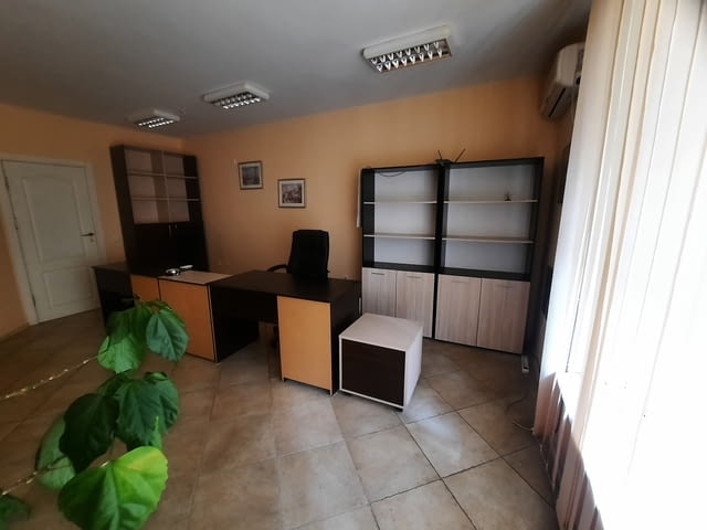 Продава партерен офис 100 кв.м. в Бургас-център 100 m2, Air Conditioning, Security System - city of Burgas | Offices - снимка 8
