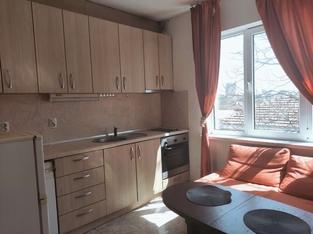 Продавам обзаведен двустаен до пу топ център 1-bedroom, 50 m2, Brick - city of Plovdiv | Apartments - снимка 1