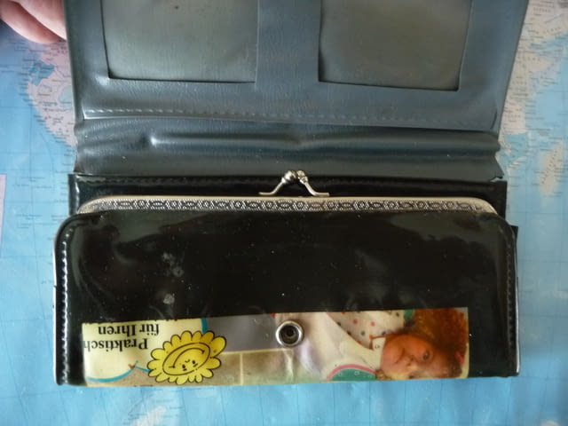 Старо портмоне с картинки на деца тип Некерман с реклами, град Радомир | Портфейли - снимка 4