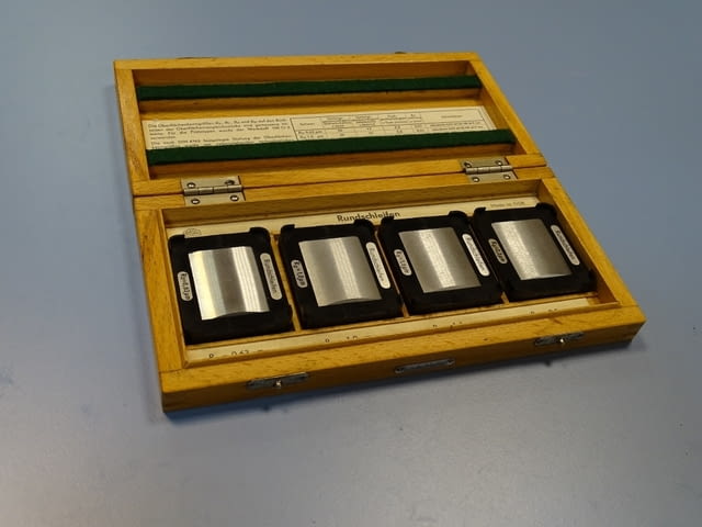 Еталон за грапавост MASSI Rundschleifen Ra-0.63-2.5, град Пловдив | Инструменти - снимка 1