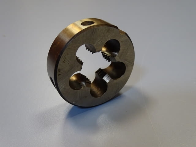 Плашка с метрична резба М18x2 mm HSS - град Пловдив | Инструменти - снимка 3