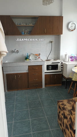 "ДИМОНА 10" ООД продава тристаен апартамент в Централен южен район, ул. Борисова. Сит - снимка 3