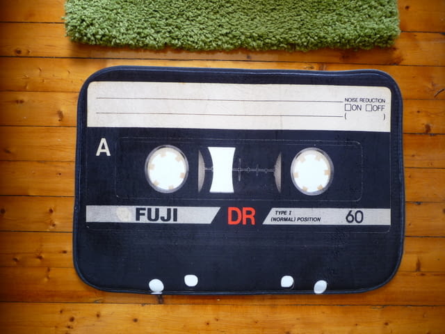 16. Килимче аудиокасета audio tape касетофон касетка стерео FUJI - снимка 1