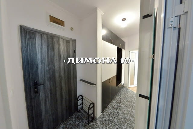 'ДИМОНА 10' ООД отдава стилно обзаведен тристаен апартамент в идеален център - снимка 9