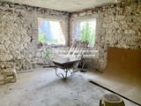 3639. Продава се Двуетажна къща с двор - за ремонт, на калкан, в кв. Каменни, Хасково.