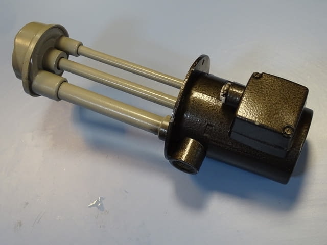 Помпа за охлаждаща течност Siemens 2AB1 132-OXA-Z 220V, 32L, град Пловдив - снимка 3