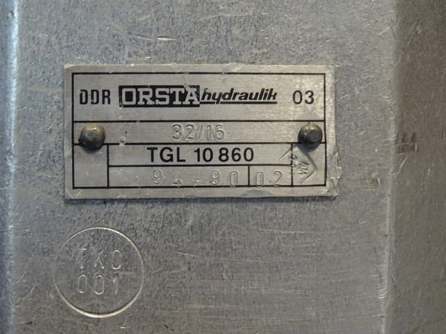 Хидромотор ORSTA 32/16 TGL 10860 hydraulic motor, city of Plovdiv | Industrial Equipment - снимка 4