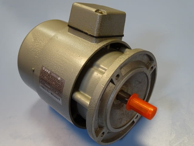 Ел.двигател ЕЛПРОМ Тетевен тип АО021/2 220V/380V, 50Hz 370W, city of Plovdiv - снимка 3