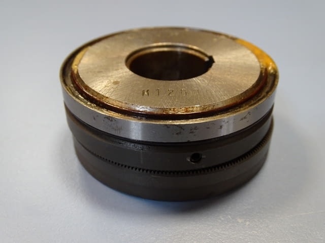 Електромагнитен зъбен съединител ZF EK 0.25Z, 24V, city of Plovdiv | Industrial Equipment - снимка 1