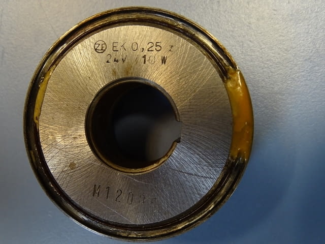 Електромагнитен зъбен съединител ZF EK 0.25Z, 24V, city of Plovdiv | Industrial Equipment - снимка 2