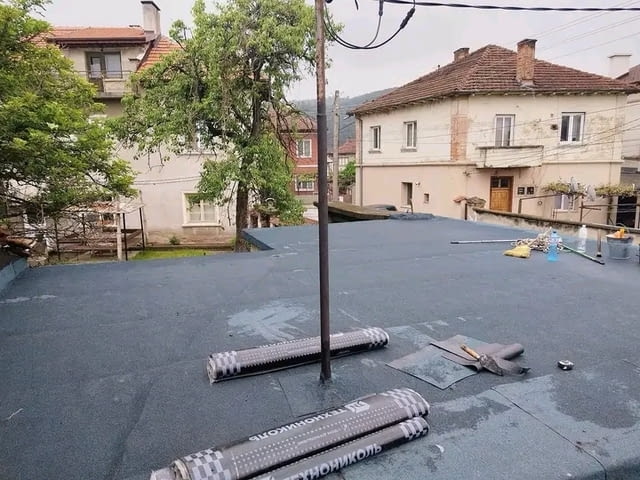 Частичен или цялостен ремонт на покрив навеси хидроизолация Битумни керемиди - снимка 1
