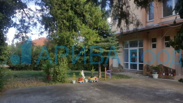 Къща със смесено предназначение /ресторант, цех и жилище/ в Димитровград. - снимка 3