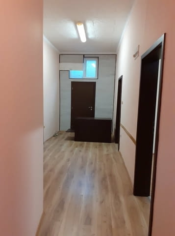 Отдаваме етаж от къща на Адвокатска градинка 3-стаен, 75 м2, Тухла - град Варна | Офиси - снимка 2