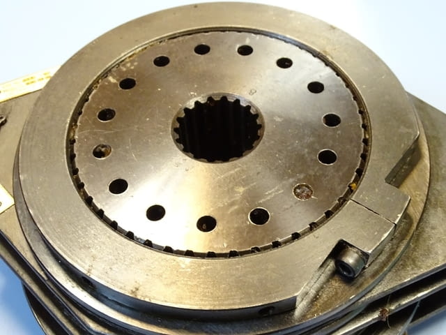 Съединител-спирачка УД 3130 6.3 kg/cm2, град Пловдив | Промишлено Оборудване - снимка 6