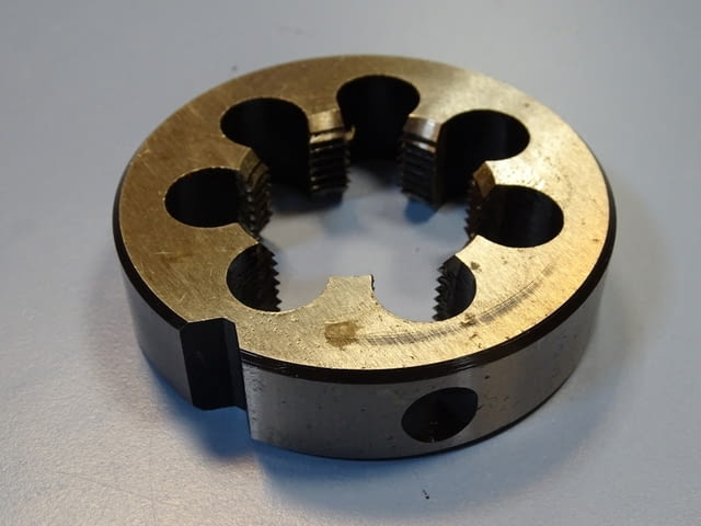 Плашка тръбна резба Т G1 3/8" 7-навивки - град Пловдив | Инструменти - снимка 1