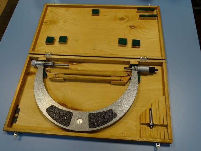 Микрометър SUHL/DDR 200-300mm - град Пловдив | Инструменти - снимка 1