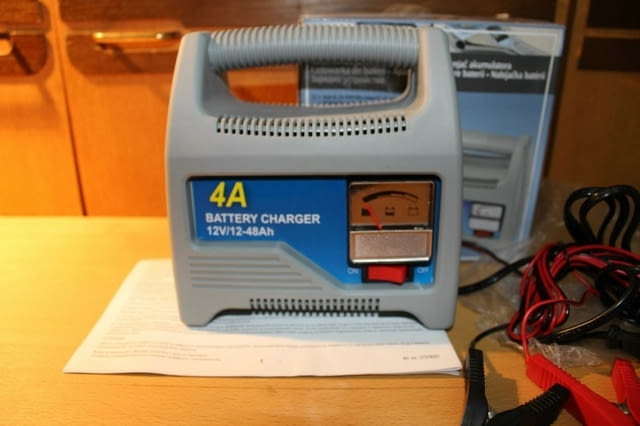 Зарядно устройство за акумулатори - city of Vidin | Accessories - снимка 1