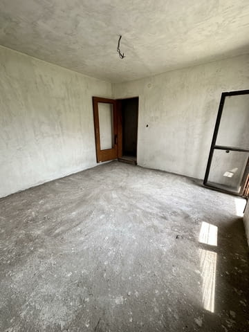 Продавам етаж от къща в гр. Перник кв. Могиличе 2-етажна, Тухла, 136 м2 - град Перник | Къщи / Вили - снимка 2