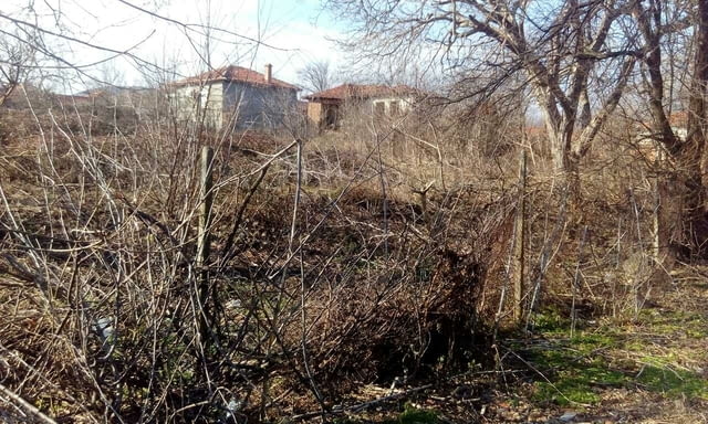 Продава имот с договор за фотоволтаична централа за 120 кв, village Sirakovo - снимка 3