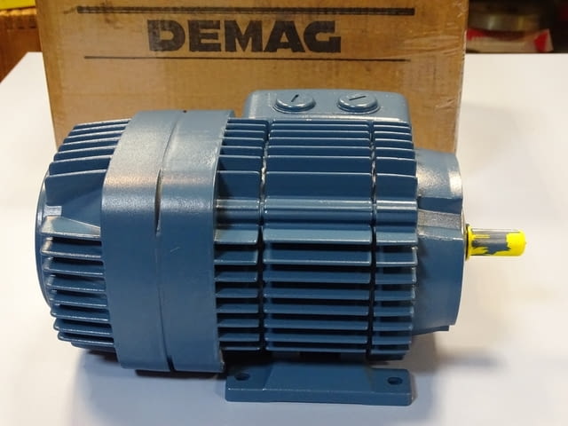 Ел. двигател Mannesmann DEMAG KBA 71 A 4 220/380V 0.48kW, град Пловдив | Промишлено Оборудване - снимка 1