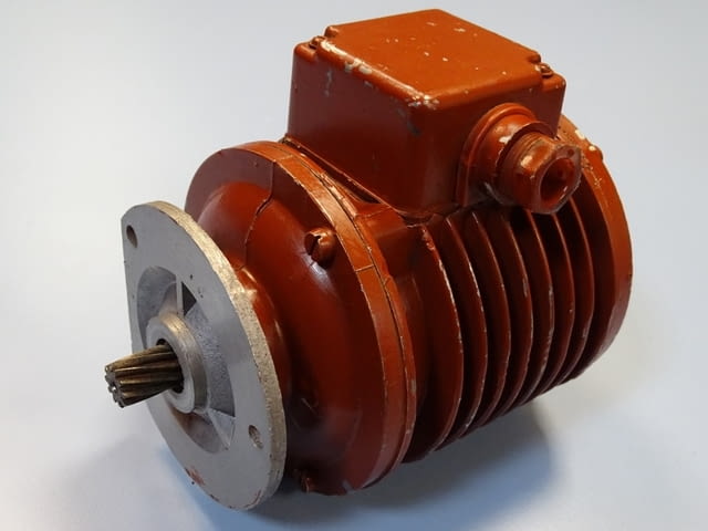 Ел. двигател ”Елпром” ЕКТ 40/6 30W 220/380V, град Пловдив | Промишлено Оборудване - снимка 2