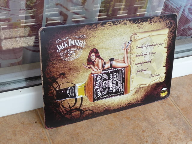 Jack Daniel's метална табела уиски Джак Даниелс еротика бар момиче с пура - снимка 2