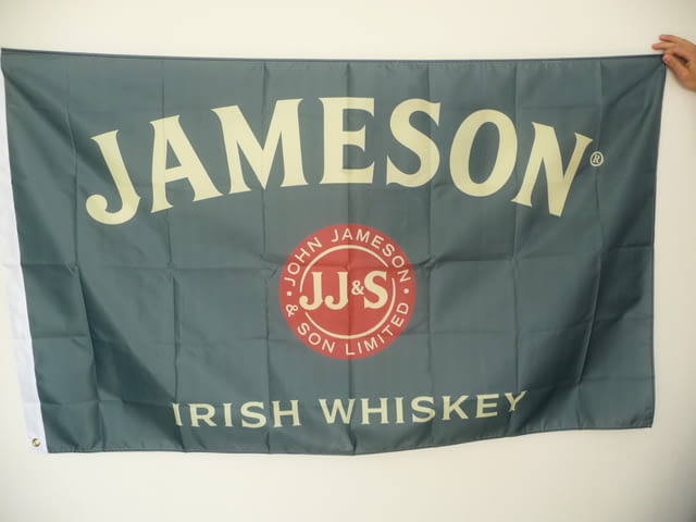 Jameson ирландско уиски знаме рекламно бар зелено whiskey дискотека бърлога - снимка 1