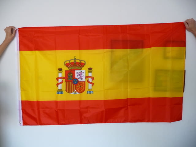 Ново Знаме на Испания Мадрид Кралство герб символ флаг крал, град Радомир - снимка 1