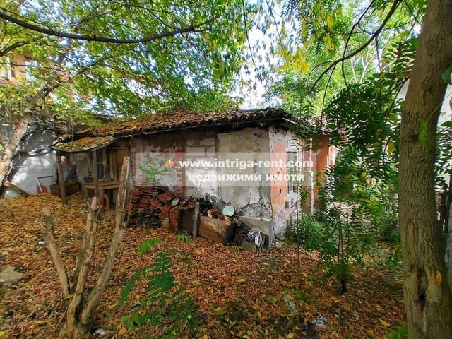 3728. Продава се Парцел за жилищно застрояване, с къща, ХАСКОВО, квартал Любен Каравелов. - снимка 2