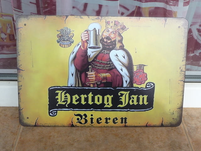 Метална табела бира Hertog Jan Холандска бира крал корона меч халба - снимка 1