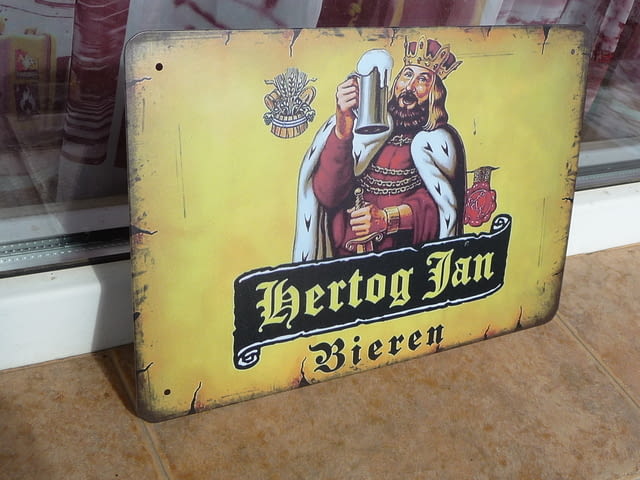 Метална табела бира Hertog Jan Холандска бира крал корона меч халба - снимка 2