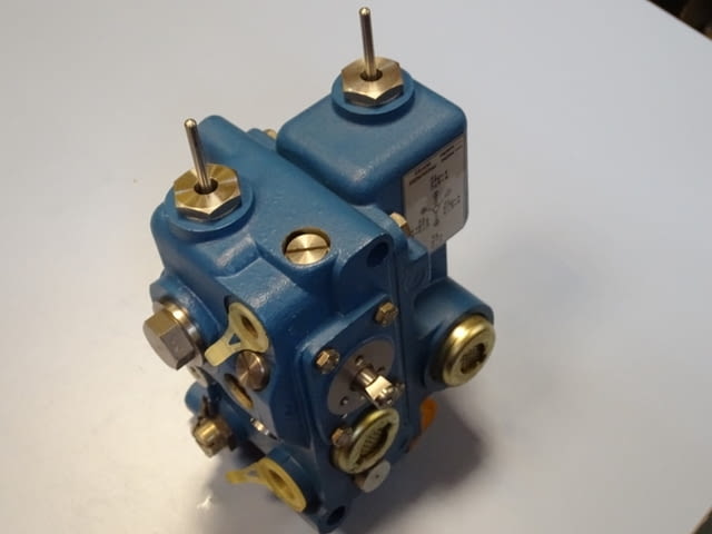 Пневматичен блок Rexroth Pneumatic 335 32 000 00 Pneumatic Pressure Reducing Station - снимка 9