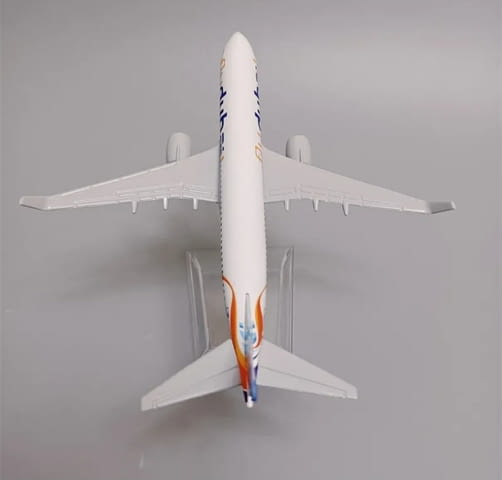 Бойнг 737 самолет Fly Dubai модел макет метален лайнер полет пътници багаж - снимка 3