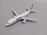 Бойнг 737 самолет Fly Dubai модел макет метален лайнер полет пътници багаж
