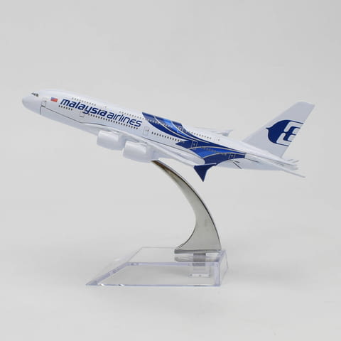 Еърбъс 380 самолет модел макет Malaysia Airlines метален A380 - снимка 3