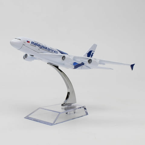 Еърбъс 380 самолет модел макет Malaysia Airlines метален A380 - снимка 4