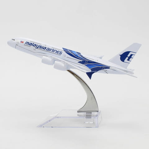 Еърбъс 380 самолет модел макет Malaysia Airlines метален A380 - снимка 5